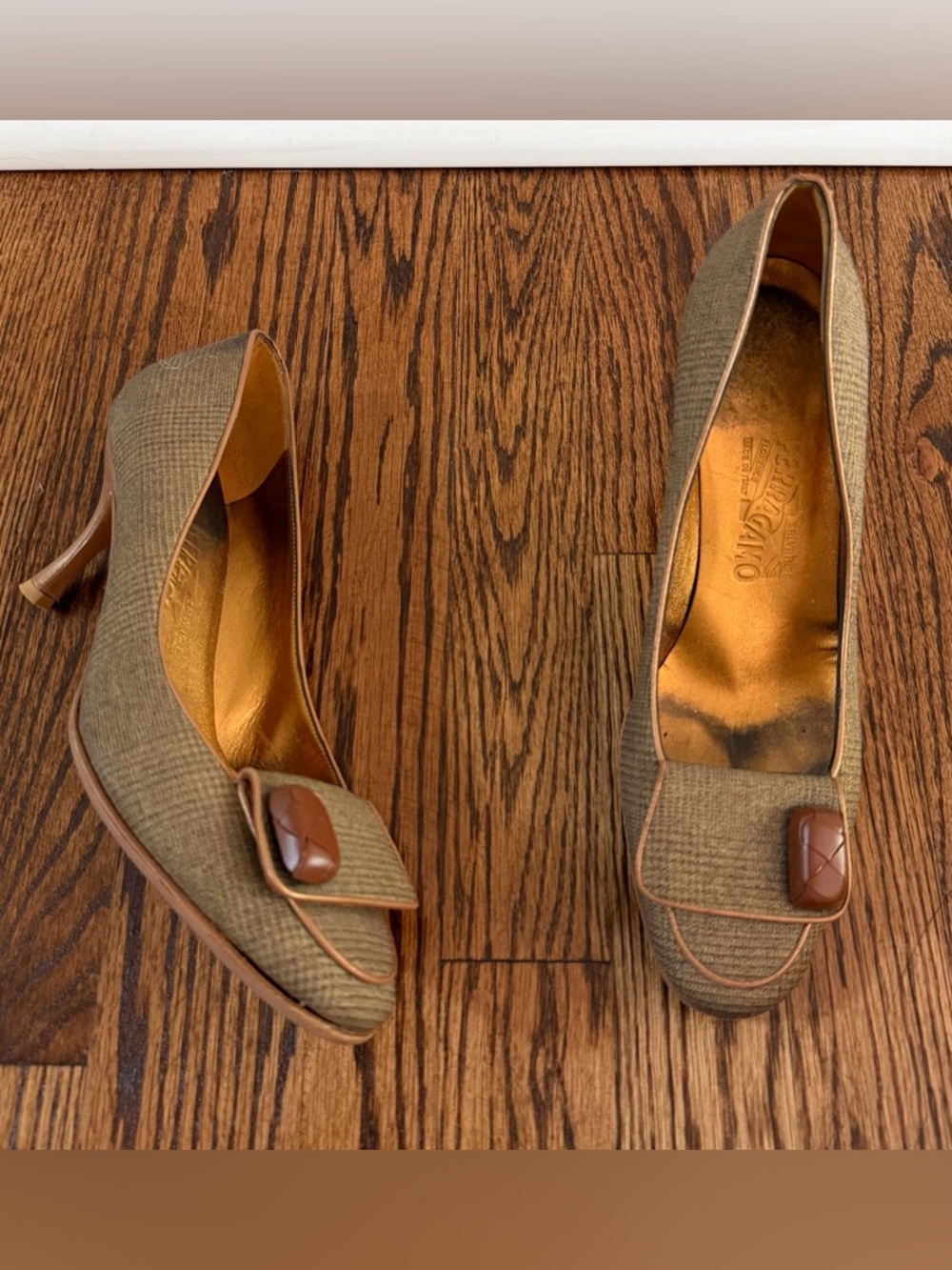 Ferragamo Brown Tweed Leather Button Heels 8.5 B